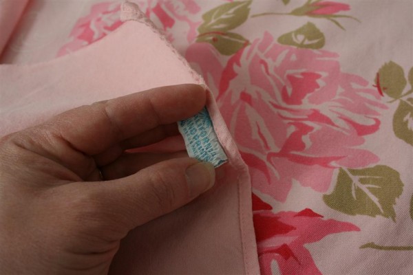 vintage pink roses tablecloth 3