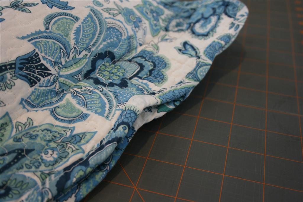 Placemat to Pillow: DIY - Hopeful Homemaker